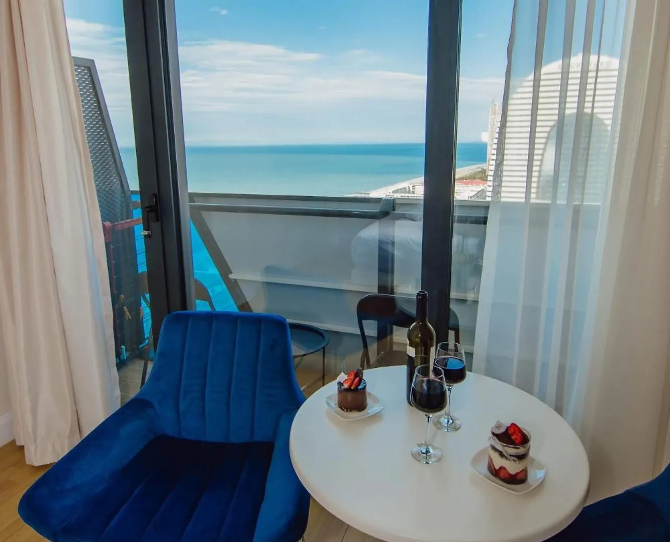 Black Sea View Central Hotel Batumi 5*,